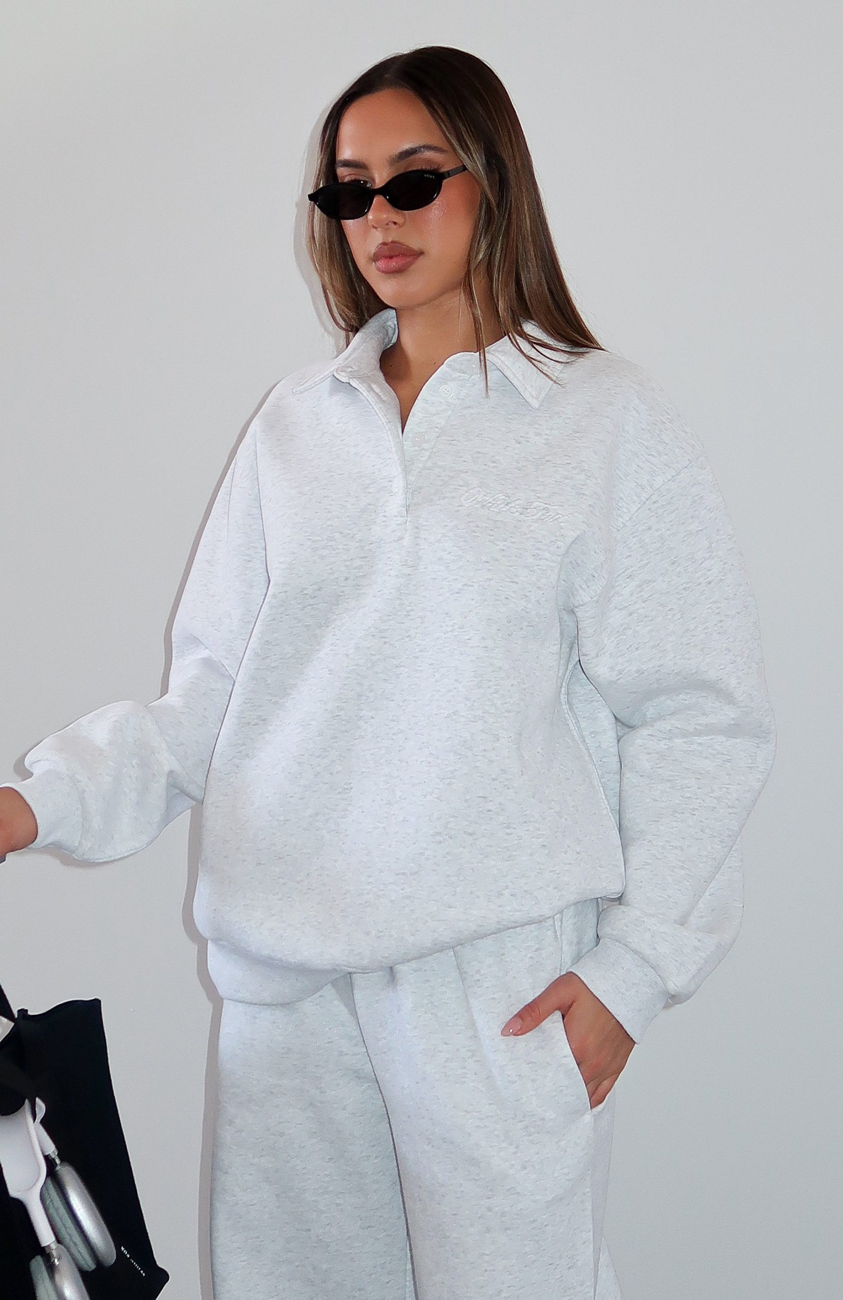 white-fox-chill-moves-oversized-henley-sweater-grey-marle-chill-moves-wide-leg-sweatpants-grey-marle-17.9.2503