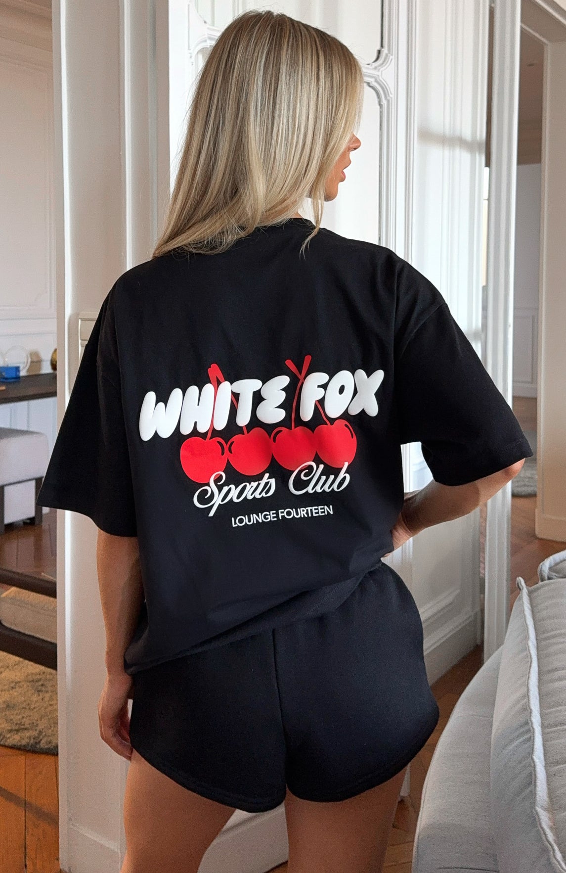 white-fox-club-14-cassie-oversized-tee-blue-01_1