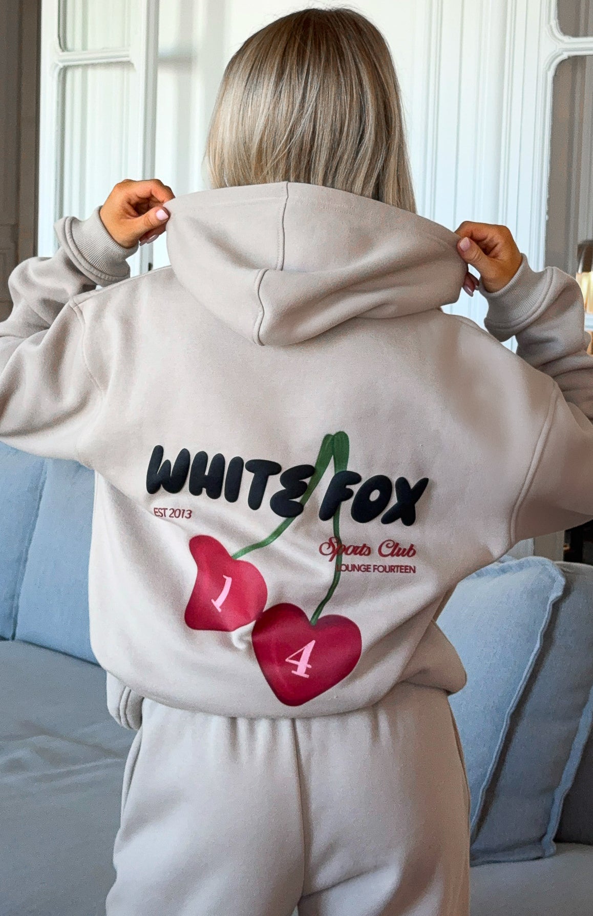 white-fox-club-14-trinity-oversized-hoodie-stone-02