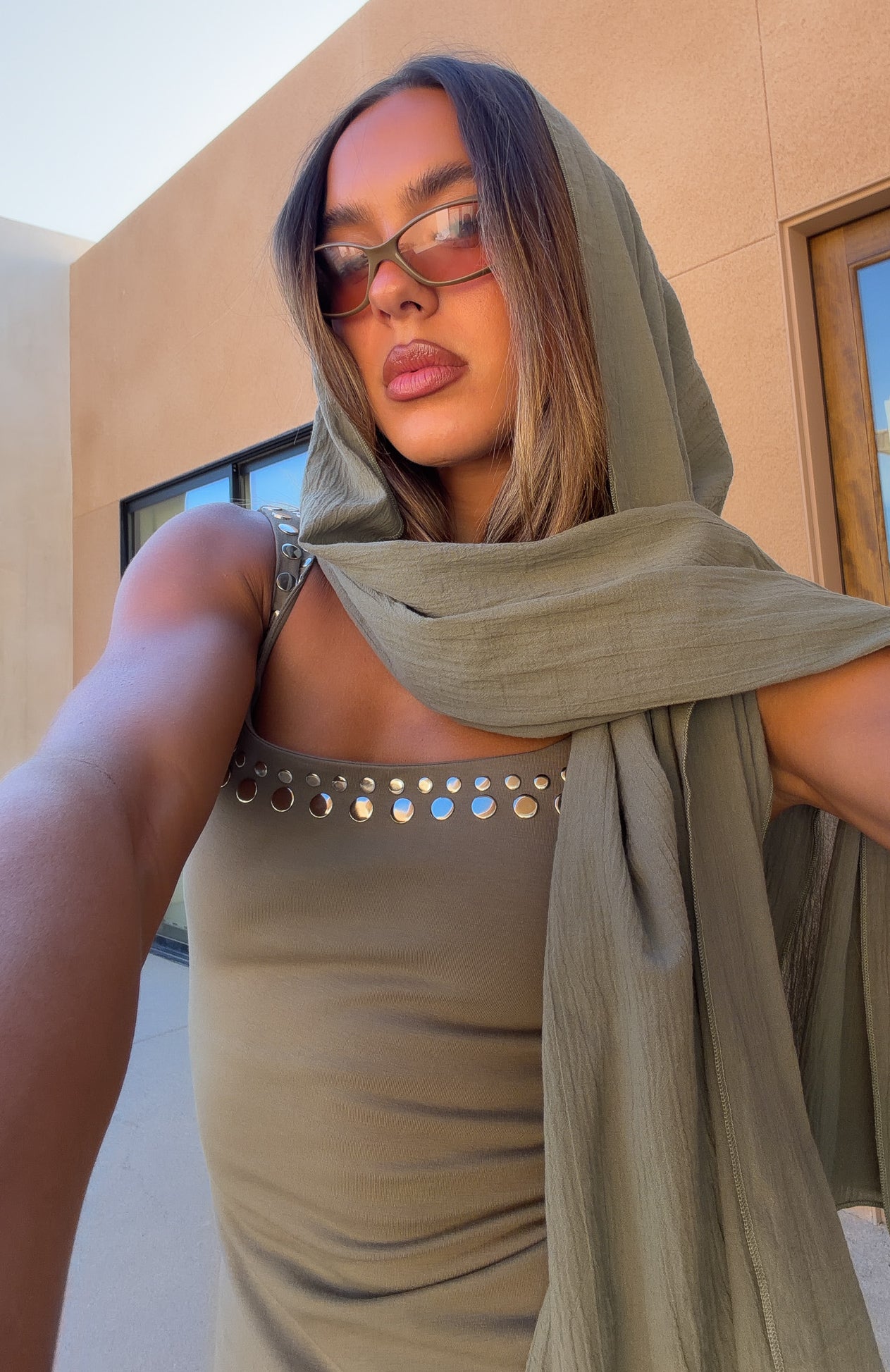white-fox-coming-up-scarf-cactus-green-emeline-sunglasses-light-brown-2.2.26-6