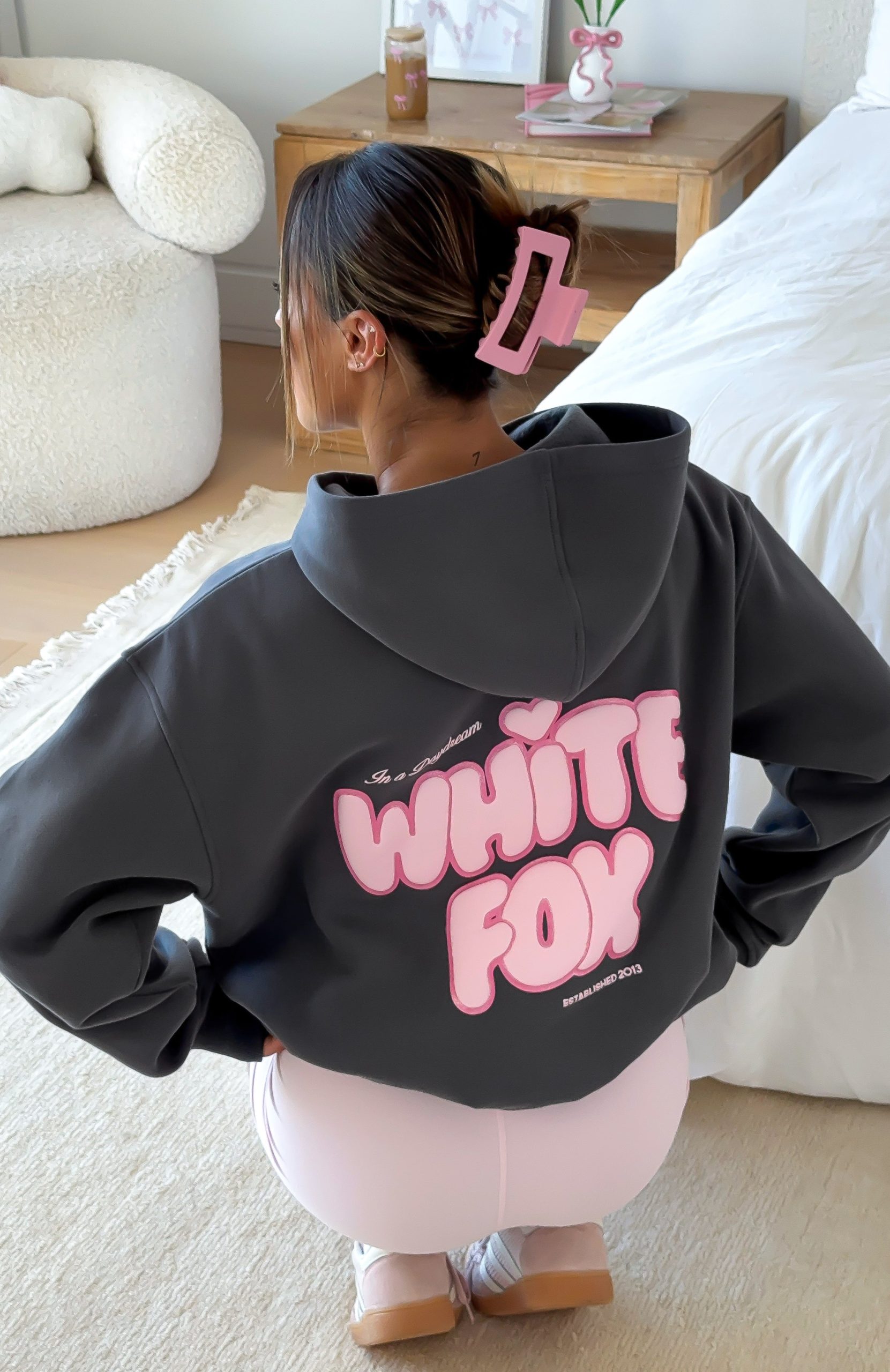 white-fox-daydreamers-angelina-oversized-hoodie-volcanic-daydreamers-angelina-bike-shorts-soft-pink.24.11.25.08