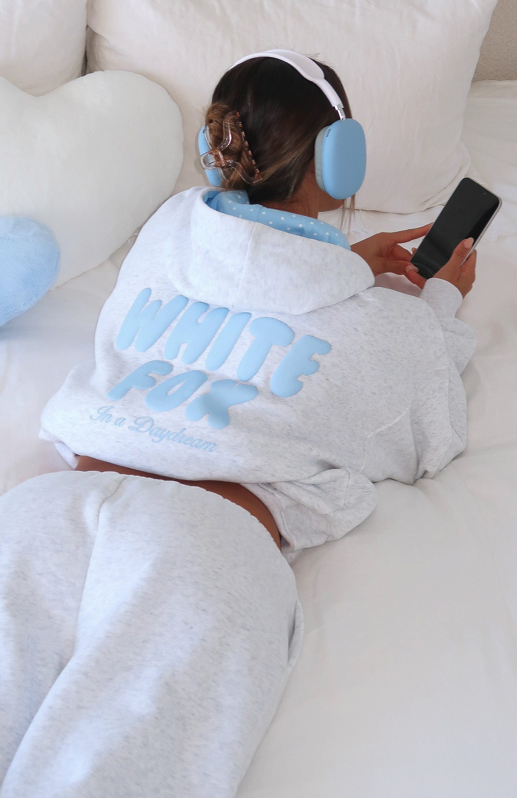white-fox-daydreamers-nadia-oversized-hoodie-grey-marle-daydreamers-nadia-sweatpants-grey-marle.24.11.25.11