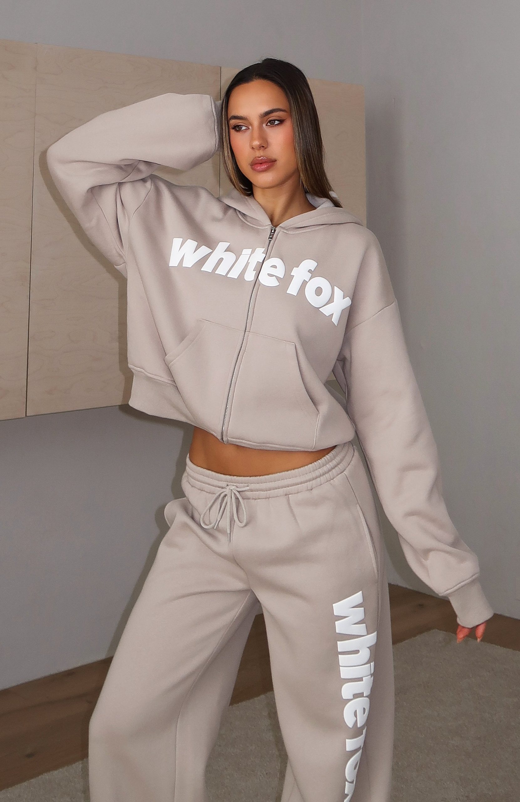 white-fox-from-the-archives-kenzie-boxy-zip-front-hoodie-sweatpants-moon-grey-29.9.25-19