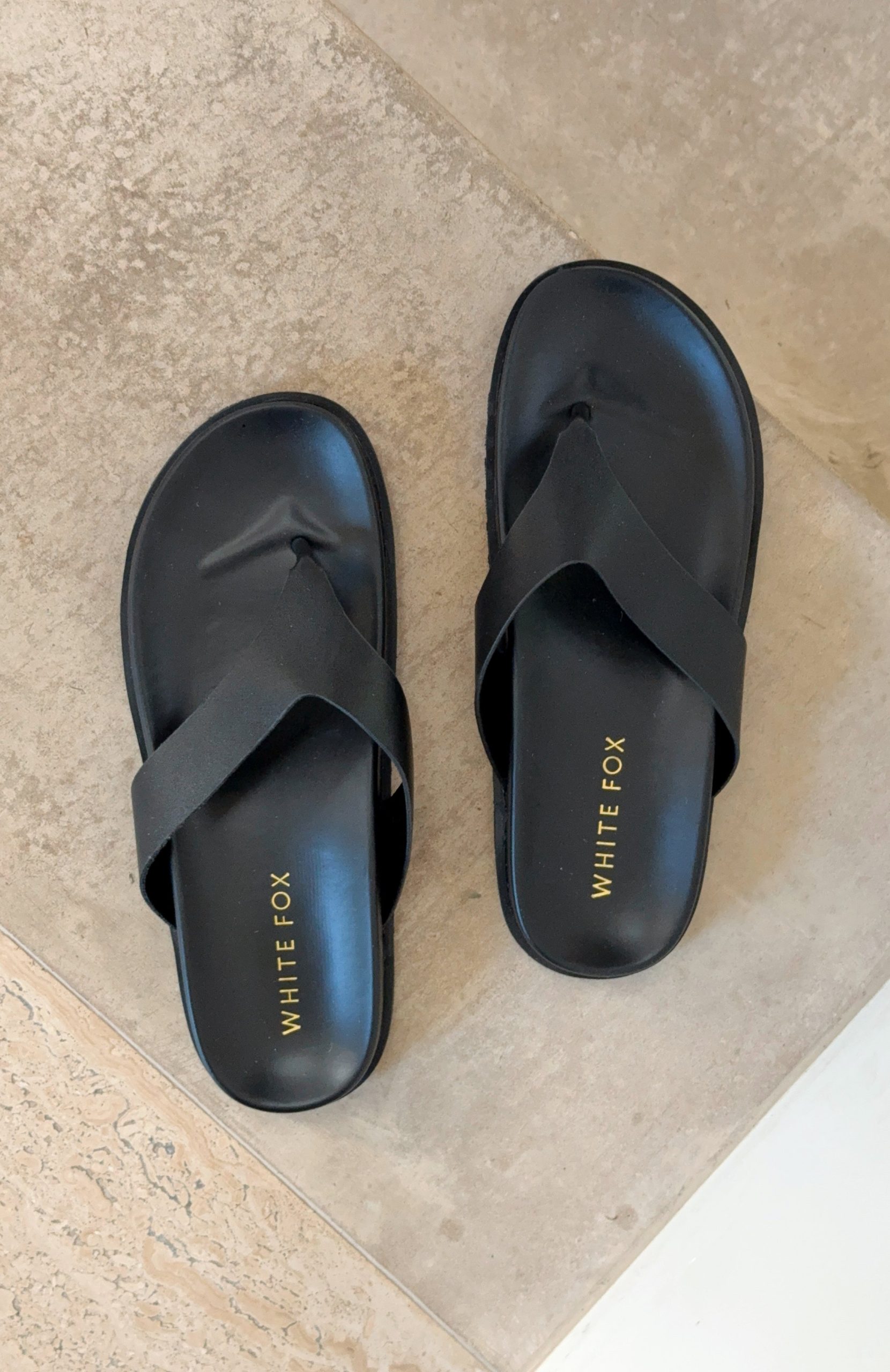 white-fox-leonato-thong-sandals-black.18.11.25.04