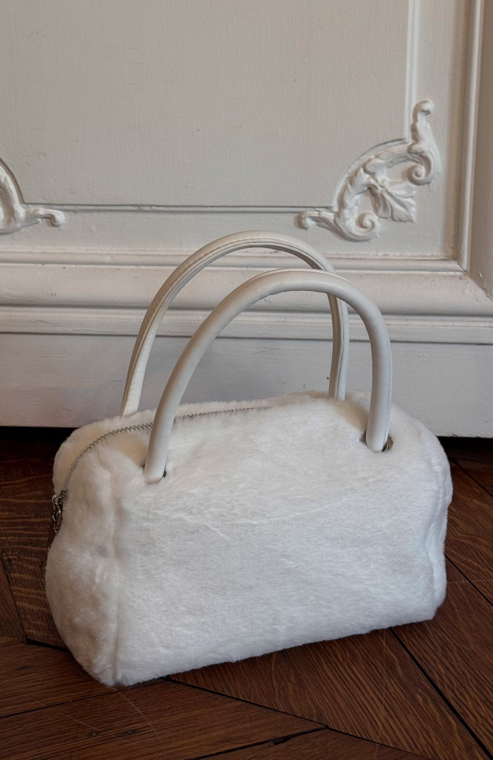 white-fox-reese-top-handle-bag-05