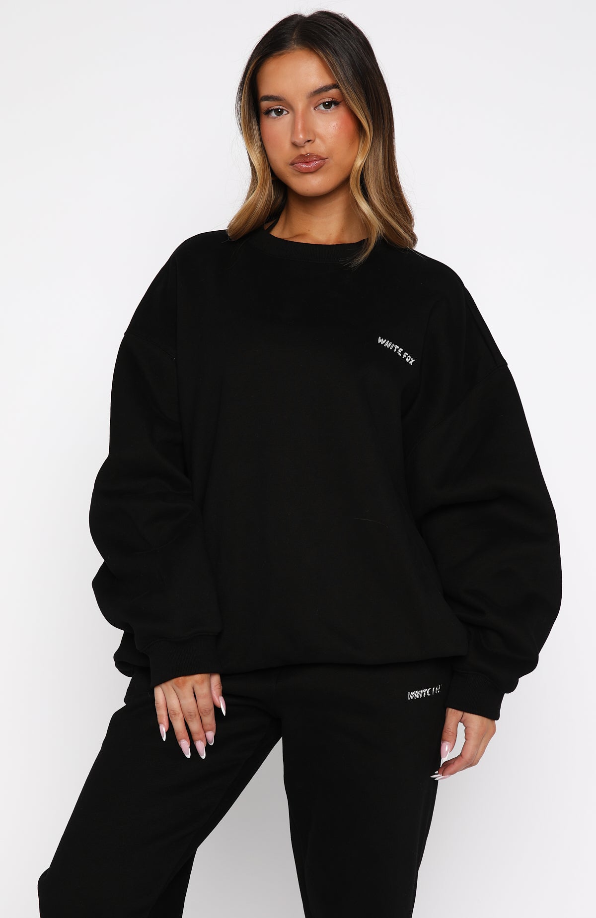 white-fox-test-drive-oversized-sweater-sweatpants-black05