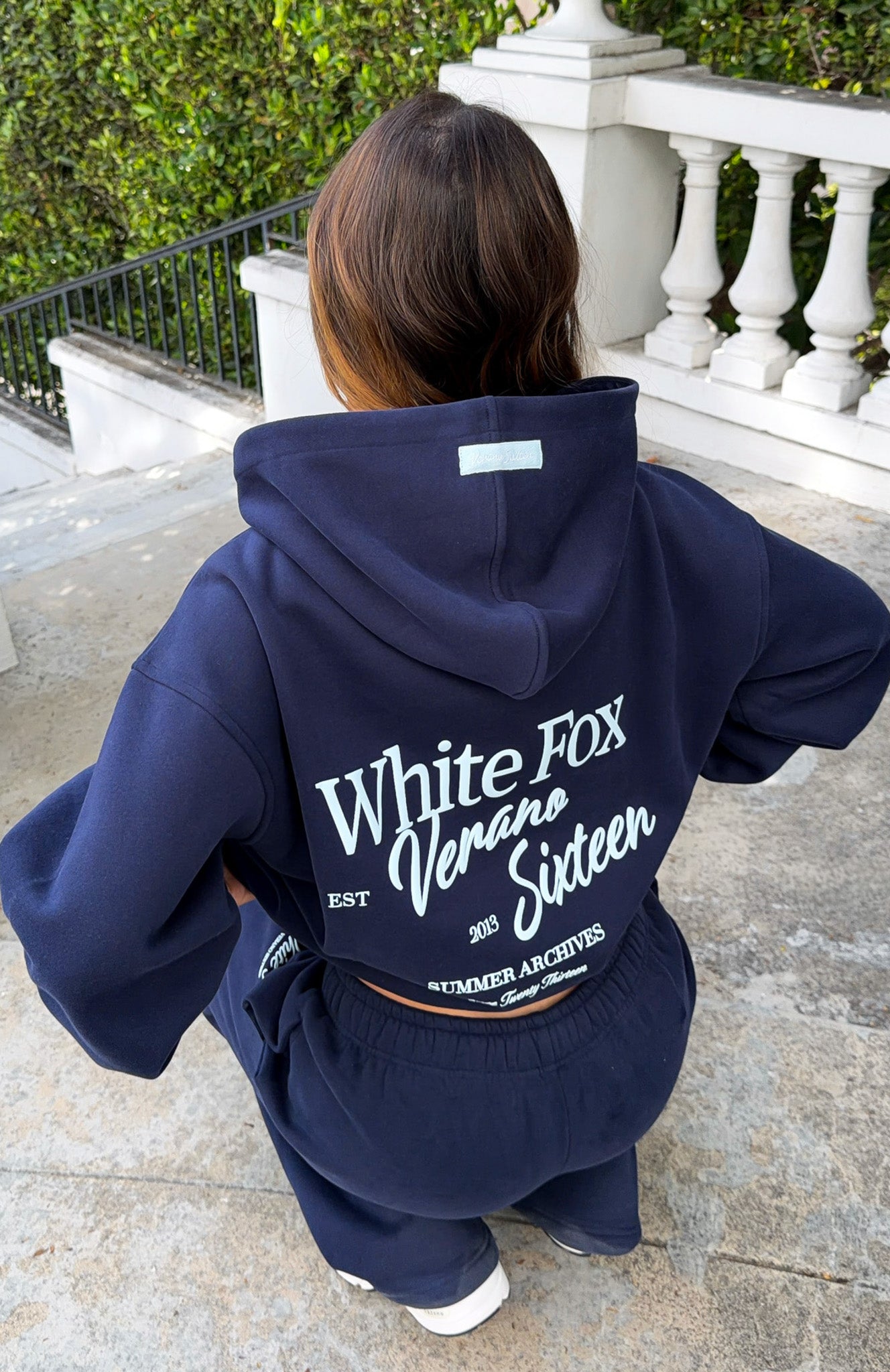 white-fox-verano-sixteen-lilia-oversized-hoodie-navy-blue-verano-sixteen-lilia-wide-leg-sweatpants-navy-blue-13.3.2501