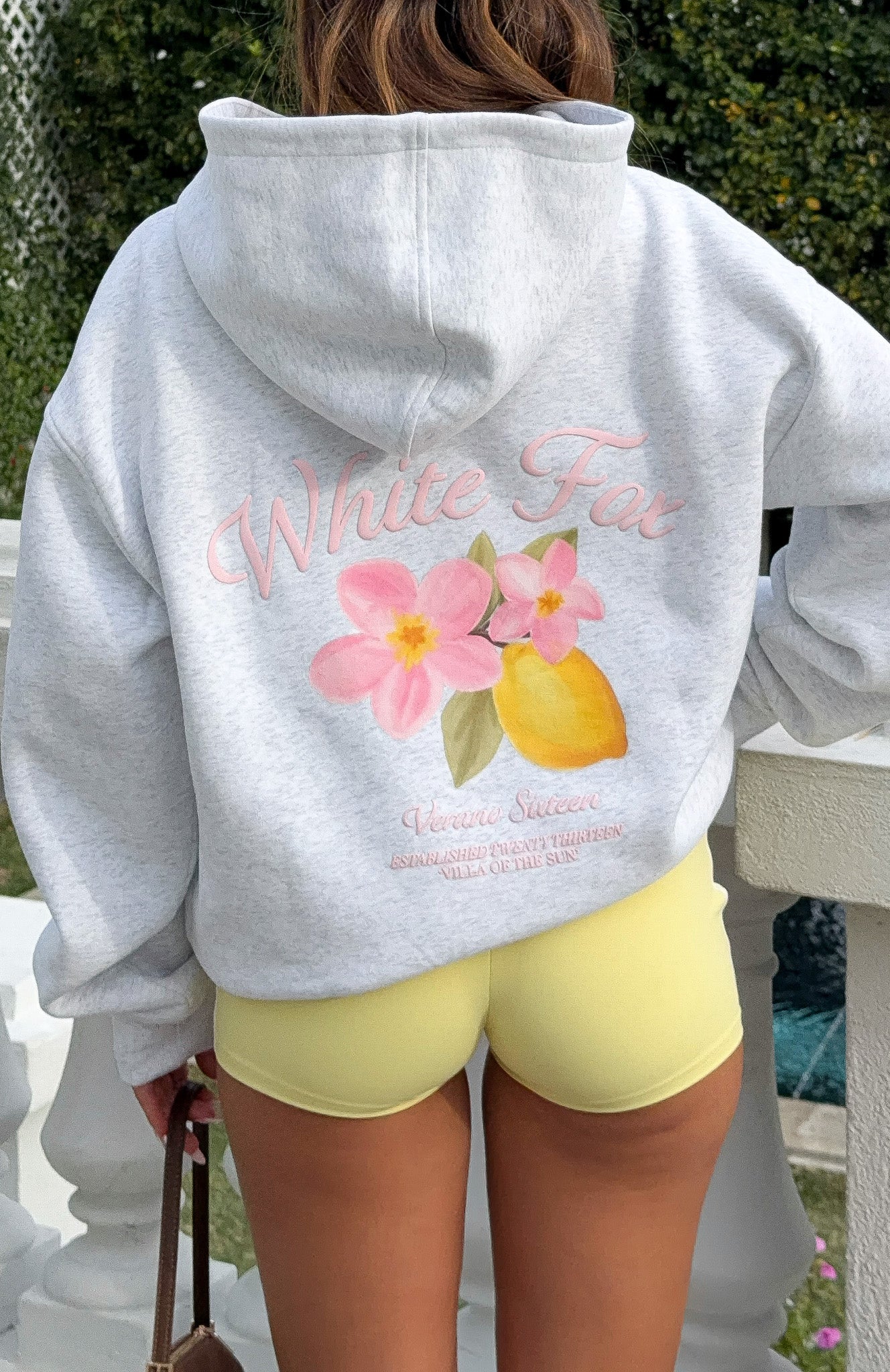 white-fox-verano-sixteen-valeria-oversized-hoodie-grey-marle-grey-verano-sixteen-carmen-shorts-lemon-yellow-13.3.2503