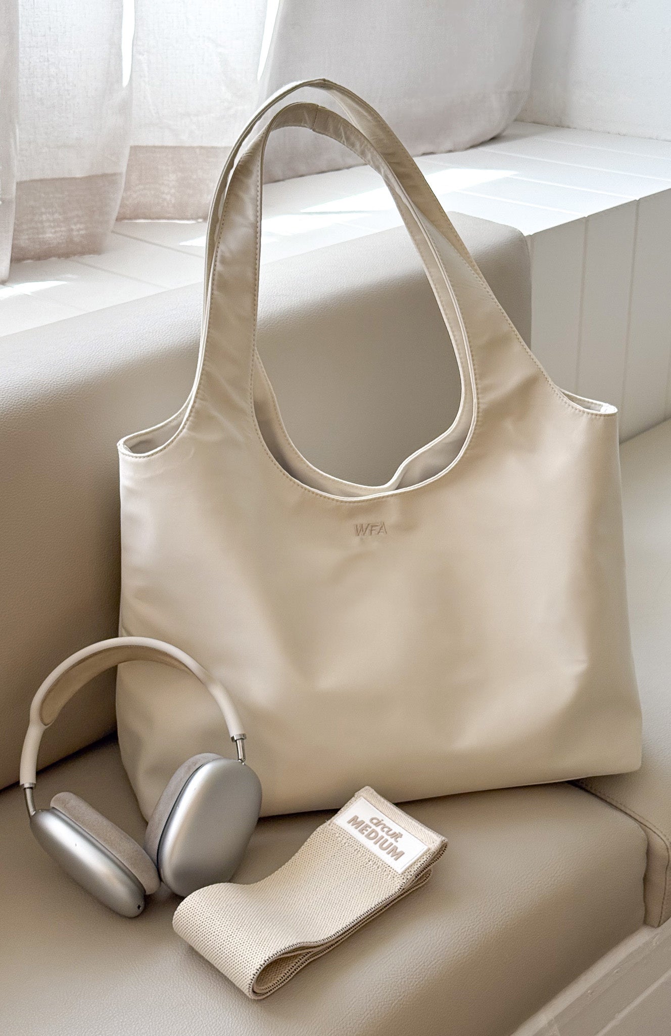 white_fox_maxton_nylon_shoulder_bag_0
